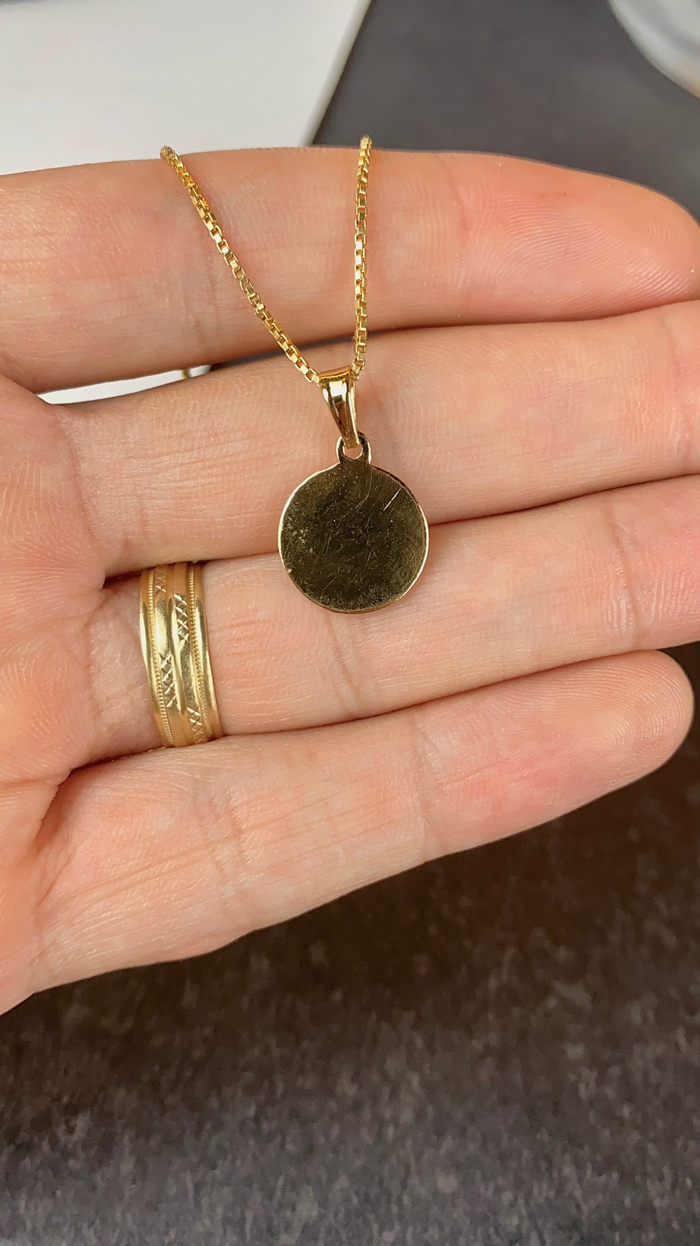 Round Jesus Necklace 17x14mm Box Link Chain 18" for Womens