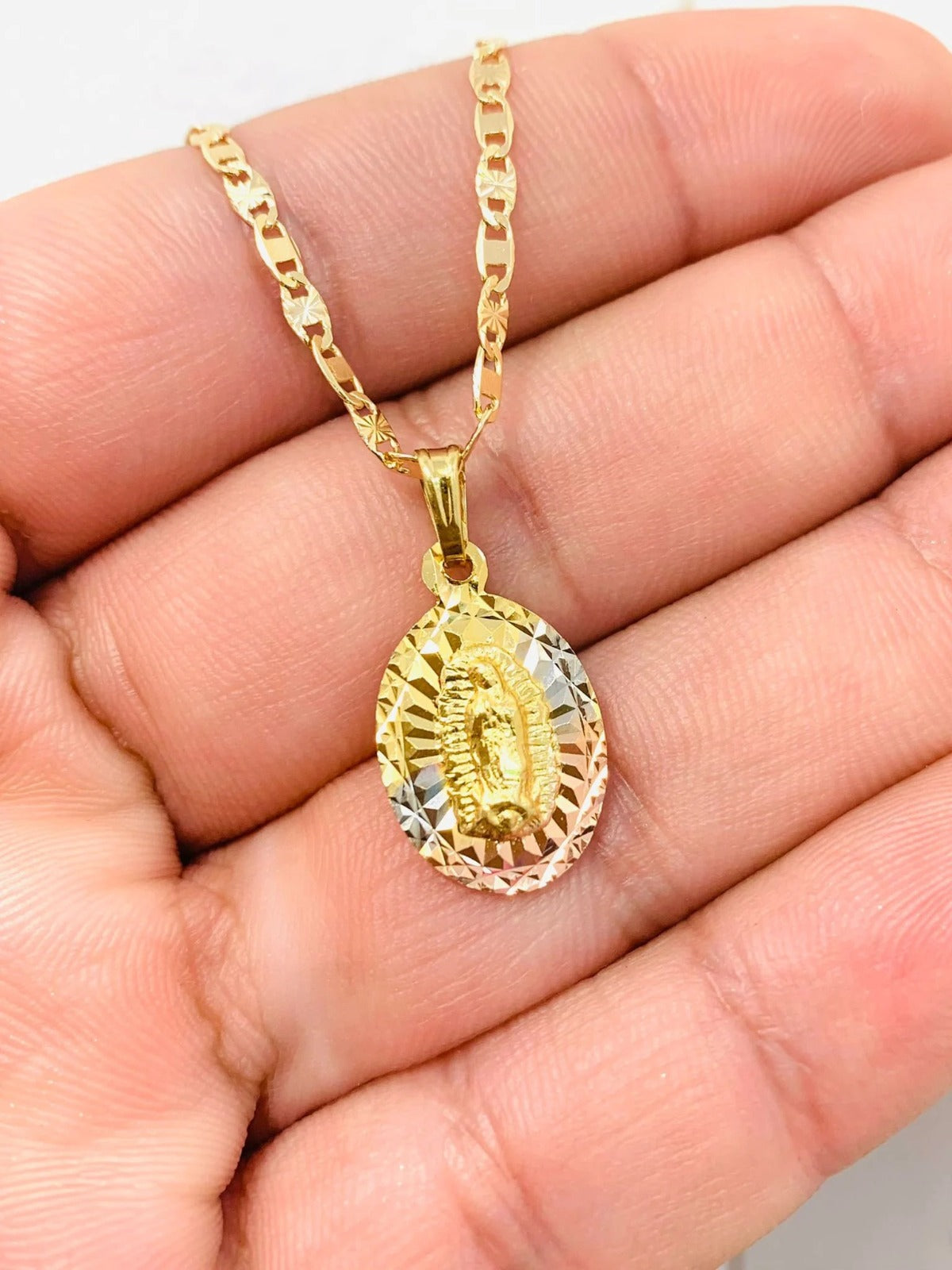 Necklace Guadalupe Valentino 20" Pendant Cadena de Guadalupe Oro Regalos Para Mujer